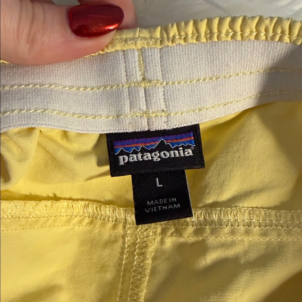 Patagonia Crest Yellow Baggies - Picture 5 of 8